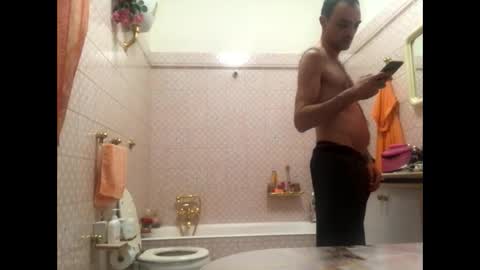 Snapshot of vinmin90 chatting on 12.04.24 Zenith online show from 12.04.24