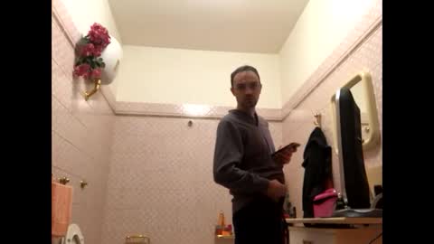 Snapshot of vinmin90 chatting on 12.18.24 Zenith online show from 12.18.24