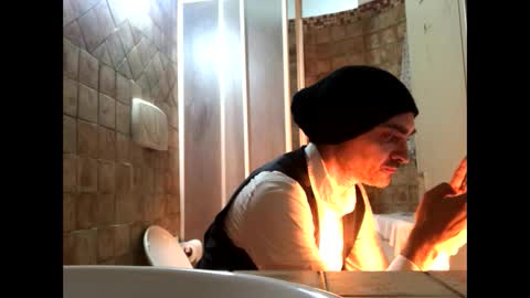 Snapshot of vinmin90 chatting on 12.30.24 Zenith online show from 12.30.24