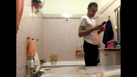 Snapshot of vinmin90 chatting on 01.05.25 Zenith online show from 01.05.25