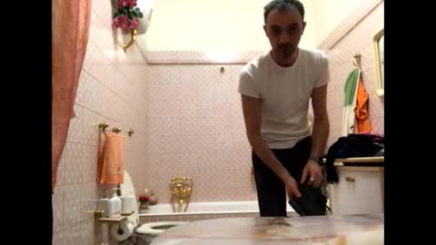 Snapshot of vinmin90 chatting on 01.16.25 Zenith online show from 01.16.25