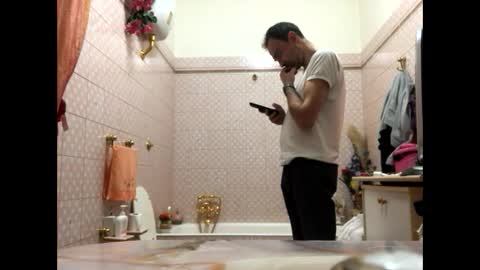 Snapshot of vinmin90 chatting on 01.21.25 Zenith online show from 01.21.25