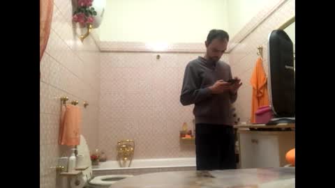 Snapshot of vinmin90 chatting on 02.05.25 Zenith online show from 02.05.25