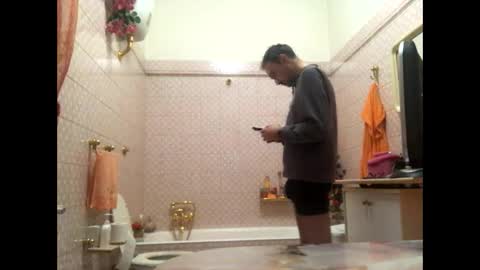 Snapshot of vinmin90 chatting on 02.06.25 Zenith online show from 02.06.25