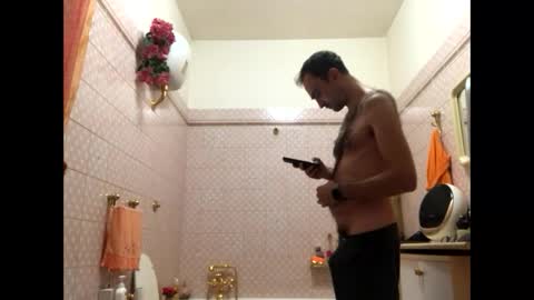 Snapshot of vinmin90 chatting on 10.27.25 Zenith online show from 10.27.25