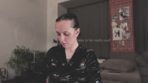 Diva Silvia online show from 01.25.25