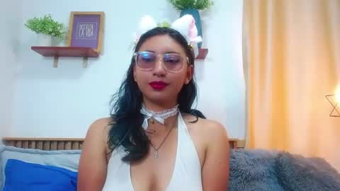 V I O L E T  online show from 06.30.26