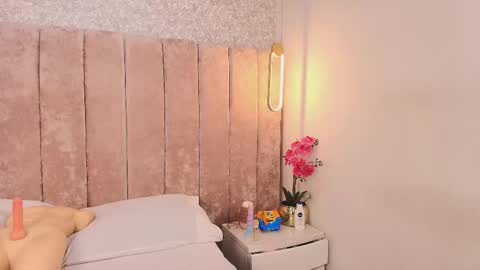 Violeta online show from 10.31.25