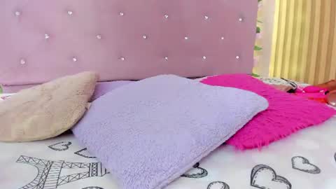violet__taylor_ online show from 06.17.26