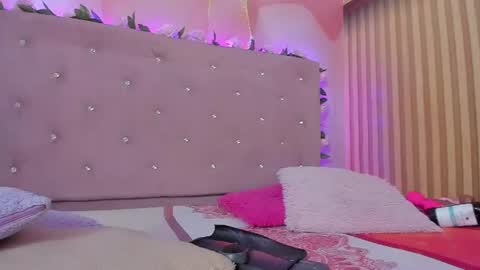violet__taylor_ online show from 07.01.26