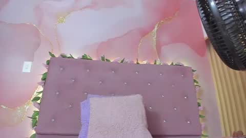 violet__taylor_ online show from 07.22.26