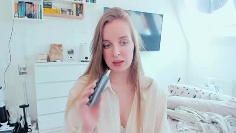 Violet online show from 05.05.26