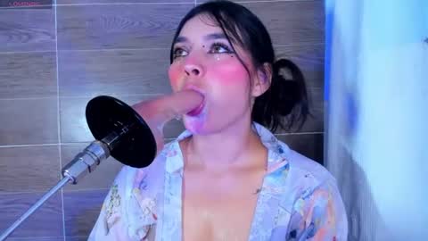 Snapshot of violet_fiore chatting on 07.16.26 Violet Fiore online show from 07.16.26