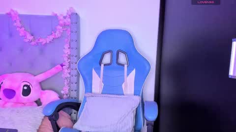 Snapshot of violet_rost chatting on 09.12.25  Violet  online show from 09.12.25