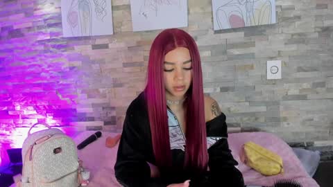 Snapshot of violet_spencer chatting on 12.11.24 Violeta online show from 12.11.24