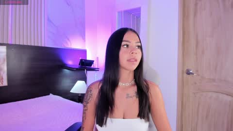 Snapshot of violet_spencer chatting on 01.22.25 Violeta online show from 01.22.25