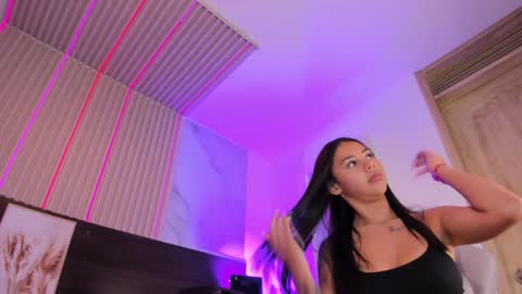 Snapshot of violet_spencer chatting on 02.04.25 Violeta online show from 02.04.25