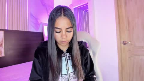 Snapshot of violet_spencer chatting on 02.20.25 Violeta online show from 02.20.25