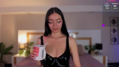 Snapshot of violeta_dh chatting on 06.19.26 Violeta online show from 06.19.26