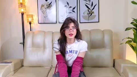 Snapshot of violeta_foxz chatting on 10.10.25 Violeta online show from 10.10.25