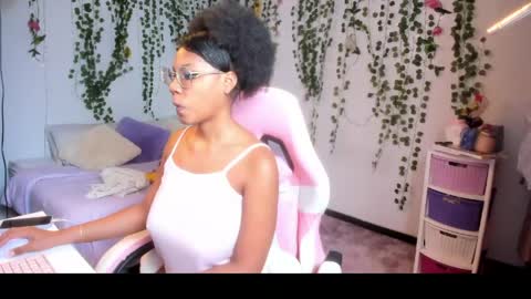 Snapshot of violeta_miler_ chatting on 04.29.26 Violeta online show from 04.29.26