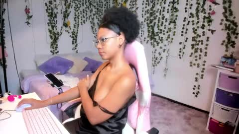Snapshot of violeta_miler_ chatting on 05.14.26 Violeta online show from 05.14.26