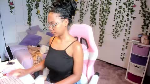 Snapshot of violeta_miler_ chatting on 06.04.26 Violeta online show from 06.04.26