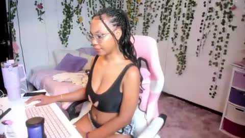 Snapshot of violeta_miler_ chatting on 06.13.26 Violeta online show from 06.13.26