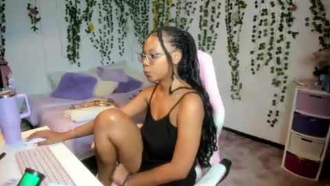 Snapshot of violeta_miler_ chatting on 06.17.26 Violeta online show from 06.17.26