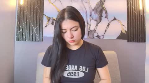 Snapshot of violeta_parkker chatting on 12.22.25 Violeta online show from 12.22.25