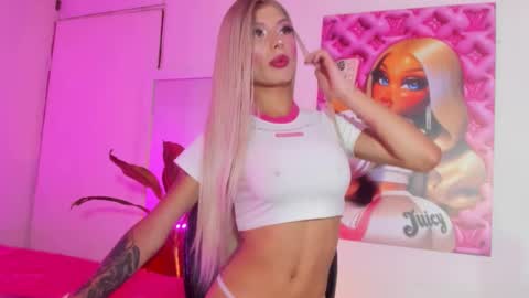 Snapshot of violeta_prince chatting on 09.26.25 Violeta Princess Please help me with your thumbs up its important online show from 09.26.25