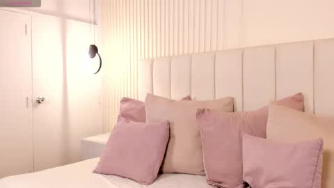 Snapshot of violeta_rodriguez_ chatting on 03.16.26 Violeta Rodriguez online show from 03.16.26