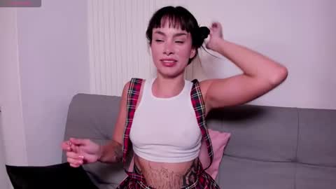 Snapshot of violeta_rodriguez_ chatting on 03.25.26 Violeta Rodriguez online show from 03.25.26