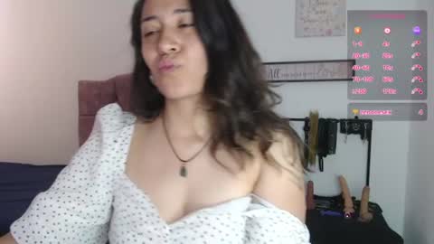 Snapshot of violeta_scott_ chatting on 06.25.26 violeta_scott_ online show from 06.25.26