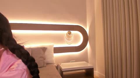 Snapshot of violeta_sum chatting on 03.18.26 Violeta Sum online show from 03.18.26