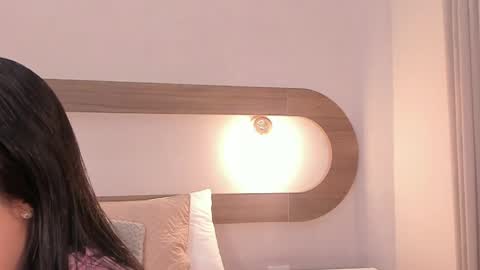 Snapshot of violeta_sum chatting on 05.30.26 Violeta Sum online show from 05.30.26
