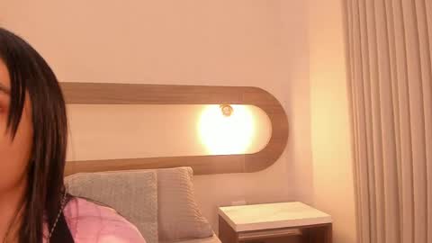 Snapshot of violeta_sum chatting on 06.03.26 Violeta Sum online show from 06.03.26