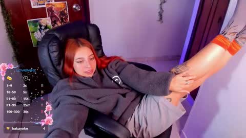 Snapshot of violetaarey chatting on 11.21.25 Violeta Help me reach 150 thumbs up online show from 11.21.25