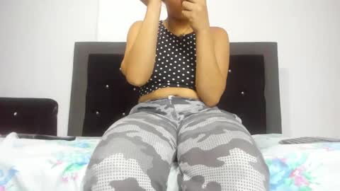 Snapshot of violetadumsper chatting on 03.10.25 VioletaDums online show from 03.10.25