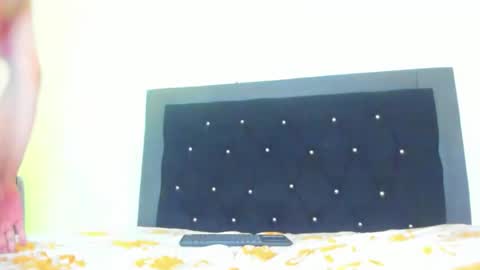 Snapshot of violetadumsper chatting on 11.21.25 VioletaDums online show from 11.21.25