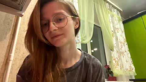 Snapshot of violetaendries chatting on 02.21.26 Alice online show from 02.21.26