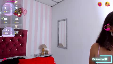 Snapshot of violetalee chatting on 12.20.24 Jimena online show from 12.20.24