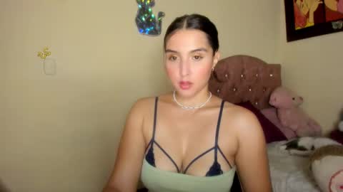Snapshot of violetalee chatting on 09.16.25 Jimena online show from 09.16.25