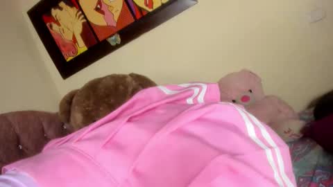 Snapshot of violetalee chatting on 10.23.25 Jimena online show from 10.23.25