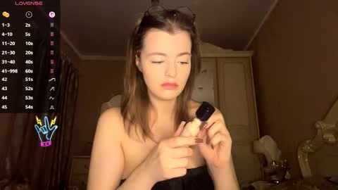 Snapshot of violetamelia chatting on 03.17.26 Eva online show from 03.17.26