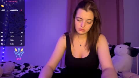 Snapshot of violetamelia chatting on 03.26.26 Eva online show from 03.26.26
