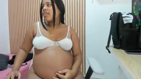 Snapshot of violetasexi_69 chatting on 06.24.26 violetasexi_69 online show from 06.24.26