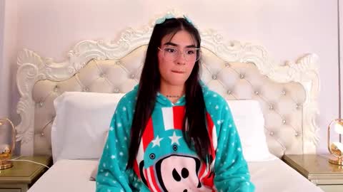 Violet  online show from 01.17.26