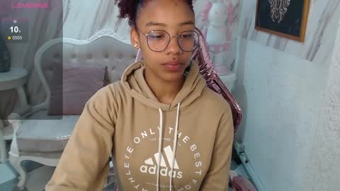 violeth_b online show from 12.28.24