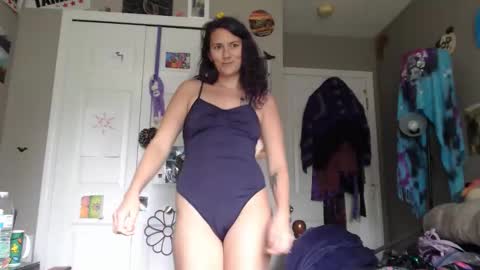 Violet Hooper online show from 05.11.26